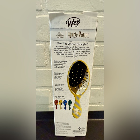 Harry Potter Hufflepuff wet Brush - Picture 2 of 2